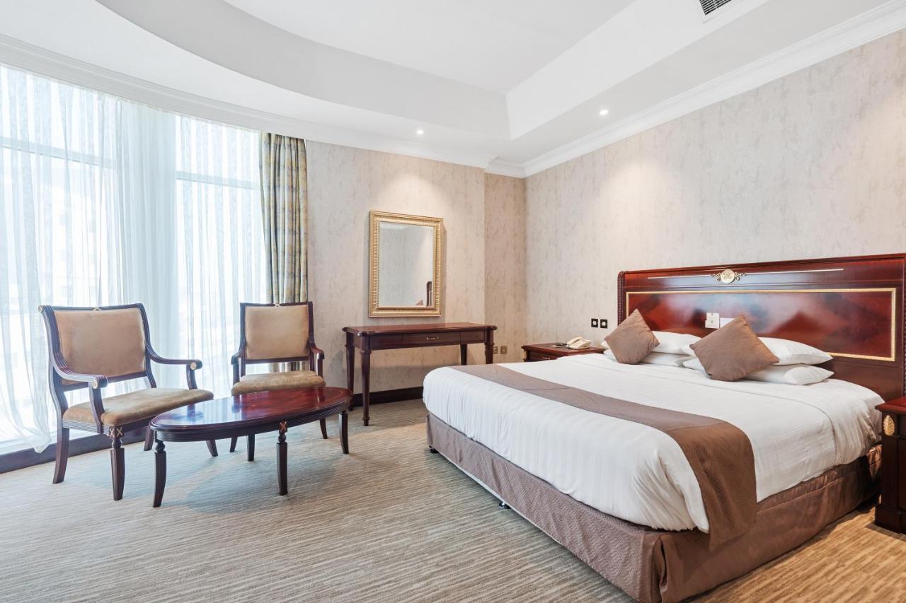 Hotel Chairmen